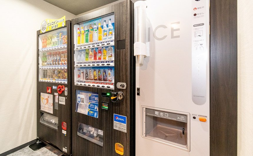2F自動販売機コーナー（飲料）と製氷機